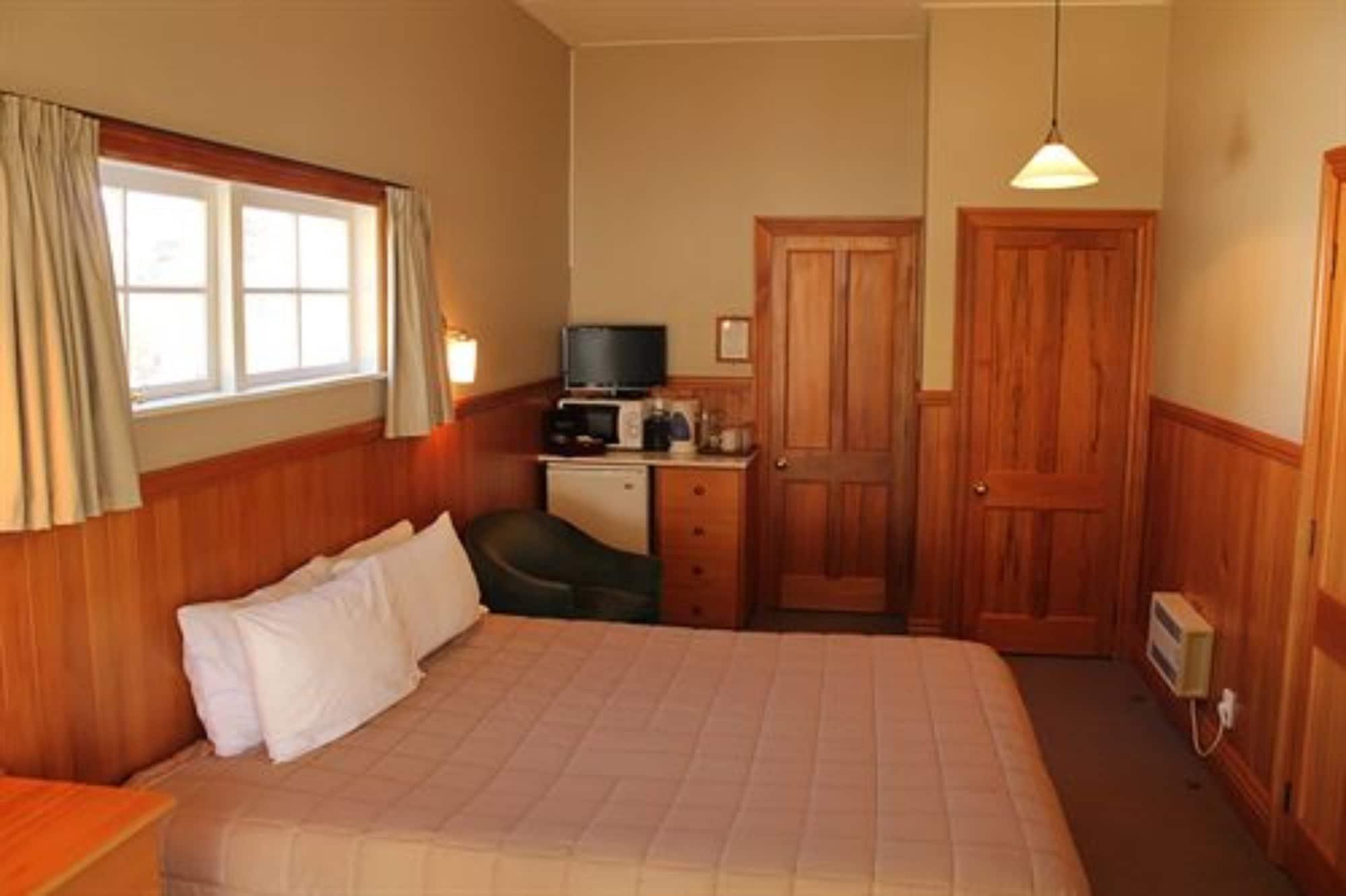 Huka Falls Resort Taupo Exterior foto A room at the hotel