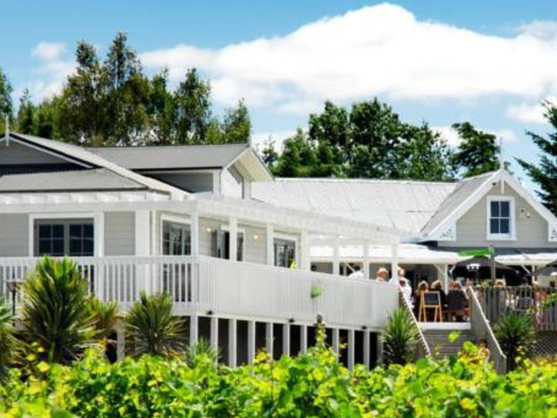 Huka Falls Resort Taupo Exterior foto The Village at Wairau