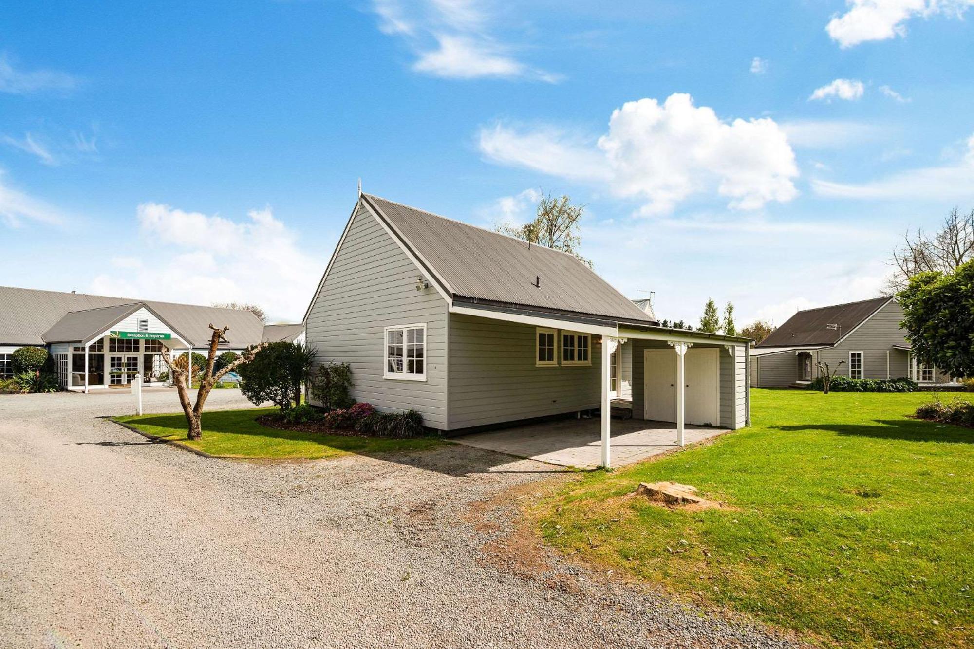 Huka Falls Resort Taupo Exterior foto A bungalow in the Netherlands